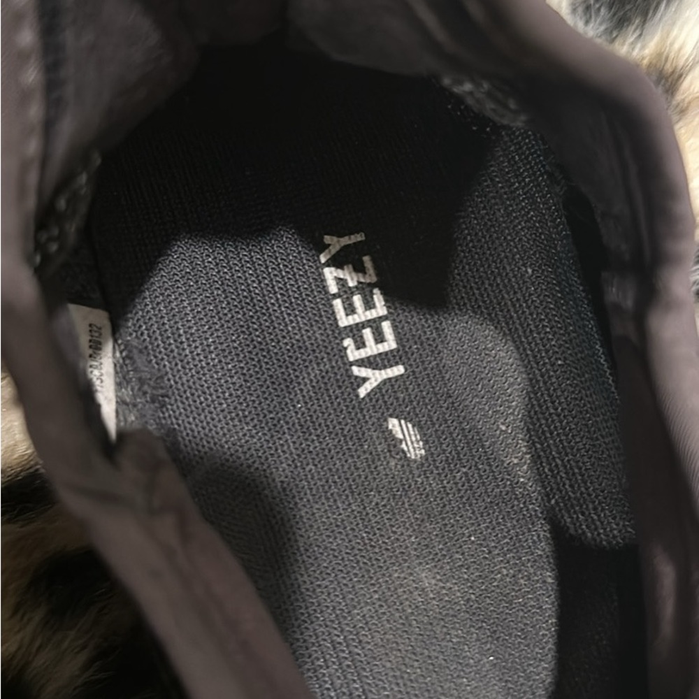 Yeezy - Picture 4 of 7